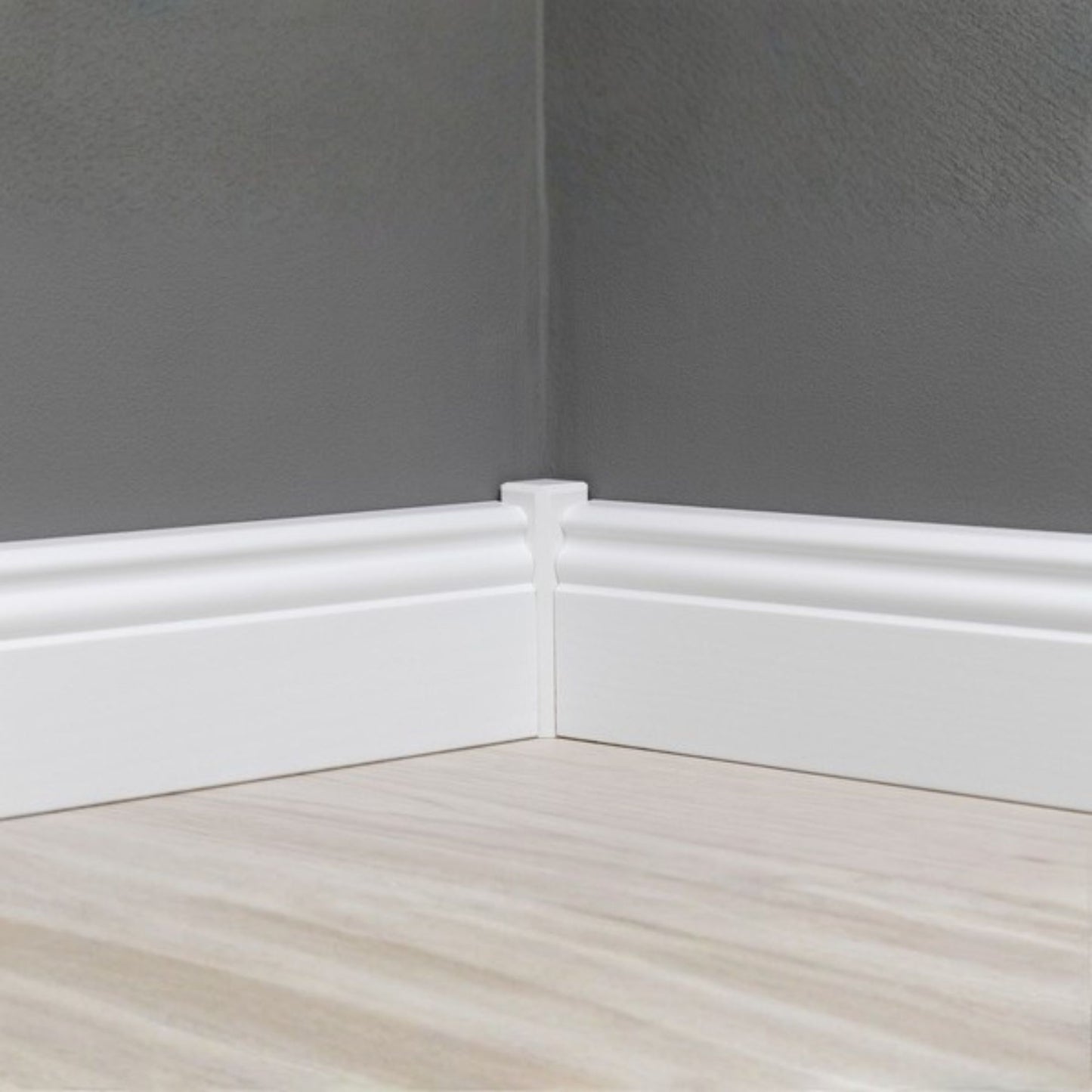 Sockelleiste Altdeutsches Profil weiß lackiert